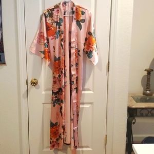Brand New Pink Floral Babeyond robe 100% Satin